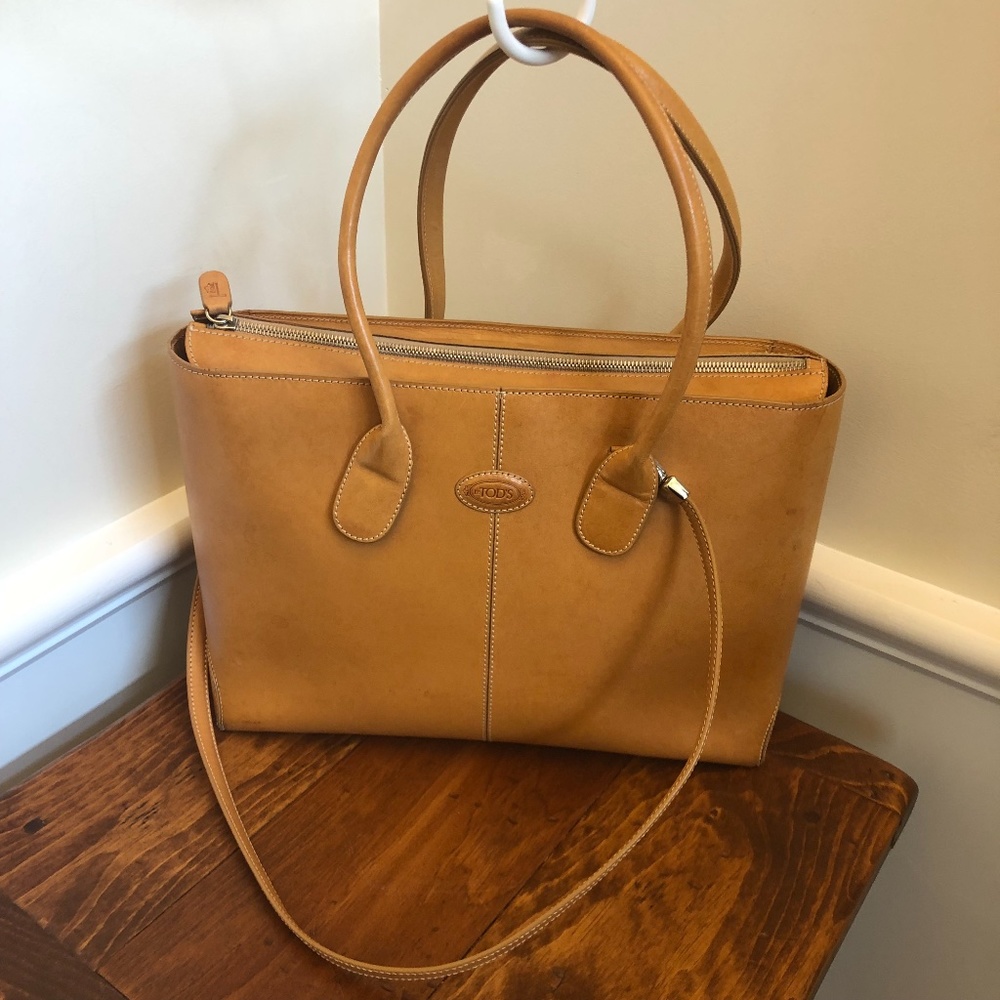 Tod's Tote Carmel Leather Shoulder Bag